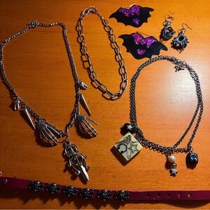 Goth Grunge Alt Y2K Bat Earrings Skull Necklace Silver Chain Jewelry Bundle
